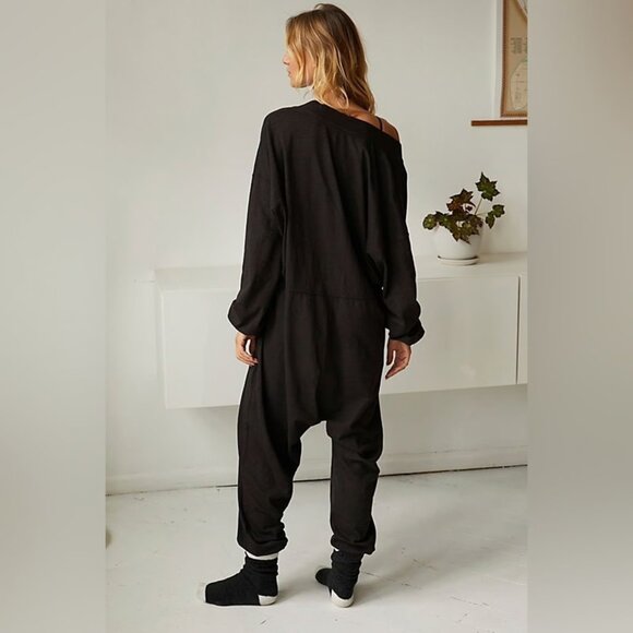 Free People Just Because Onesie cotton oversized jumpsuit in black - Picture 3 of 14
